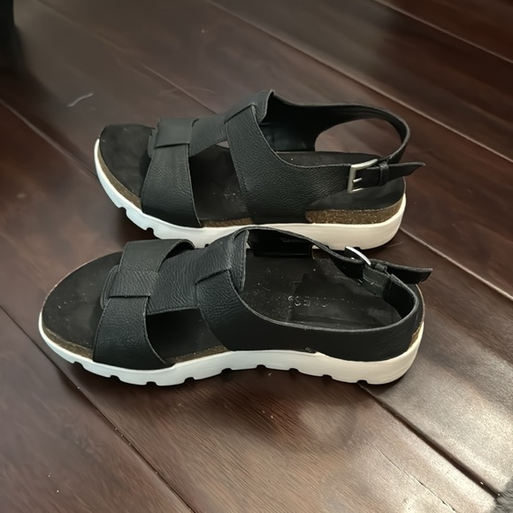 Aerosoles size 6 slip on sandal - Picture 3 of 6